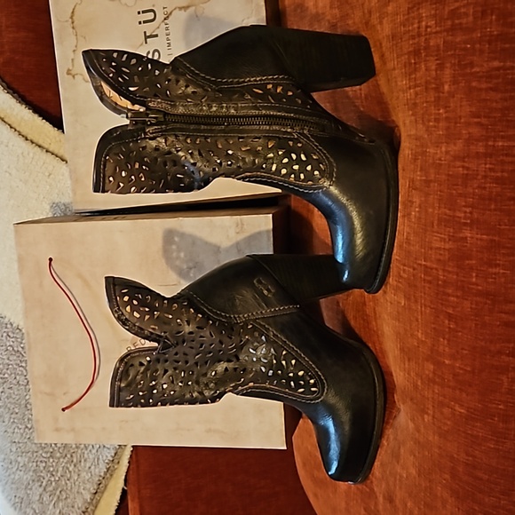 BED STU Irma Graphito Rustic Boots High Heel Leather Cutouts Black Size 9.5 NWT - Picture 3 of 16